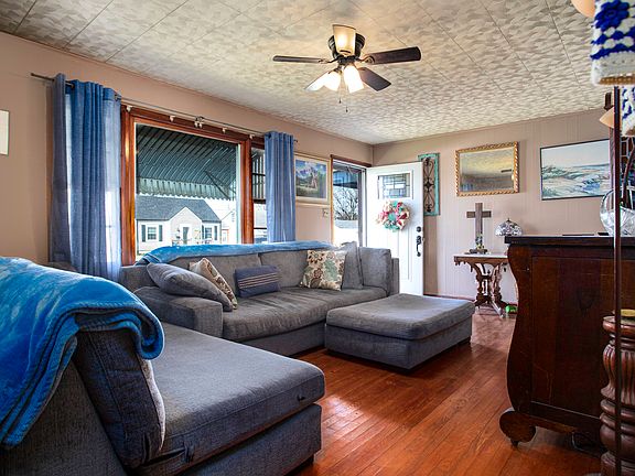 4th image of 104 Hillcrest Ave