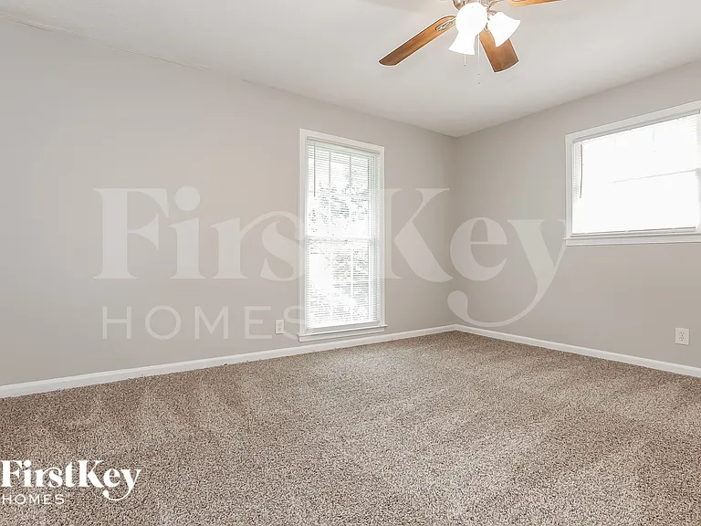 1910 Brownsville Rd #2 — Photo 8