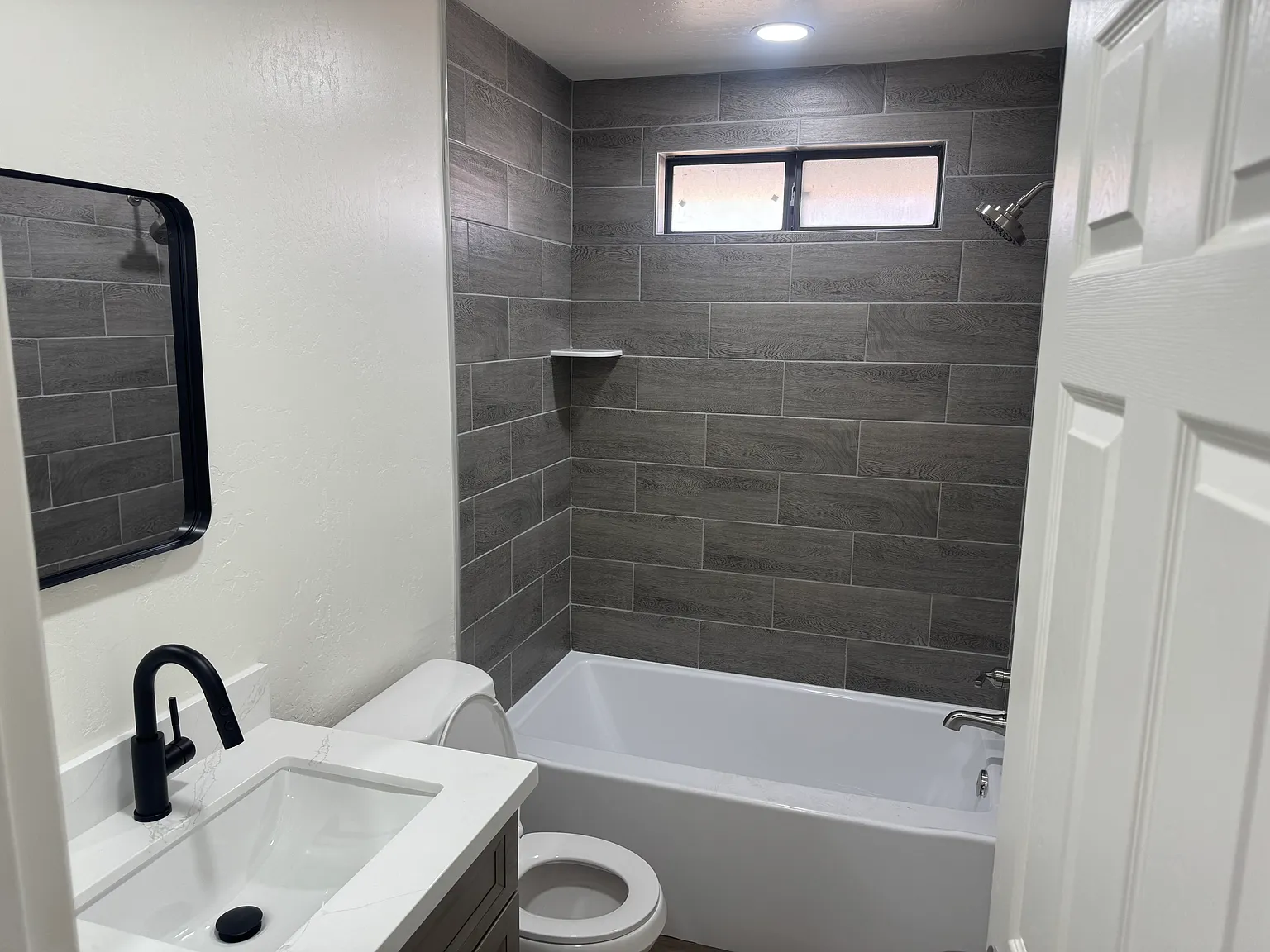 2 bed, 750 sqft, $1,300 — Photo 3