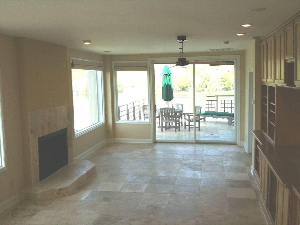 1st image of 1400 Scenic Dr APT 4