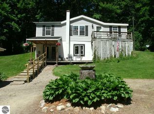 3865 Blueberry Ln, Honor, MI 49640