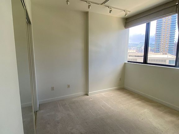 5th image of 600 Queen St APT 1208