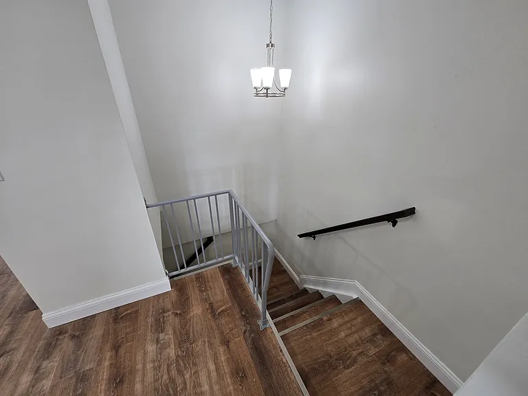 6305 Englewood Ave #2 — Photo 10