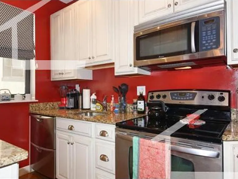 317 Summit Ave #2E — Photo 2