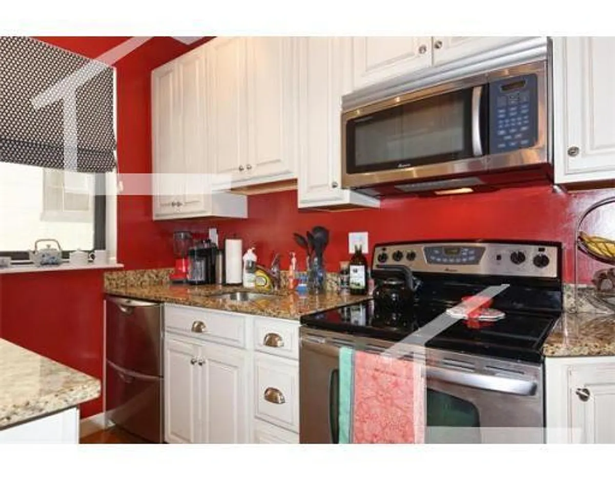 Building Photo - 317 Summit Ave #2E