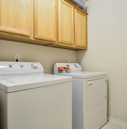 4th image of 921 Sun Meadow St #921