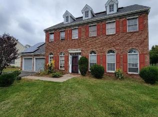 19 Gilman Dr, Piscataway, NJ 08854