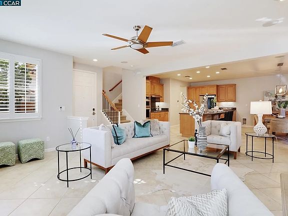5th image of 492 N Orinda Ct