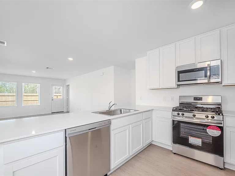 21043 Santopadre St — Photo 13