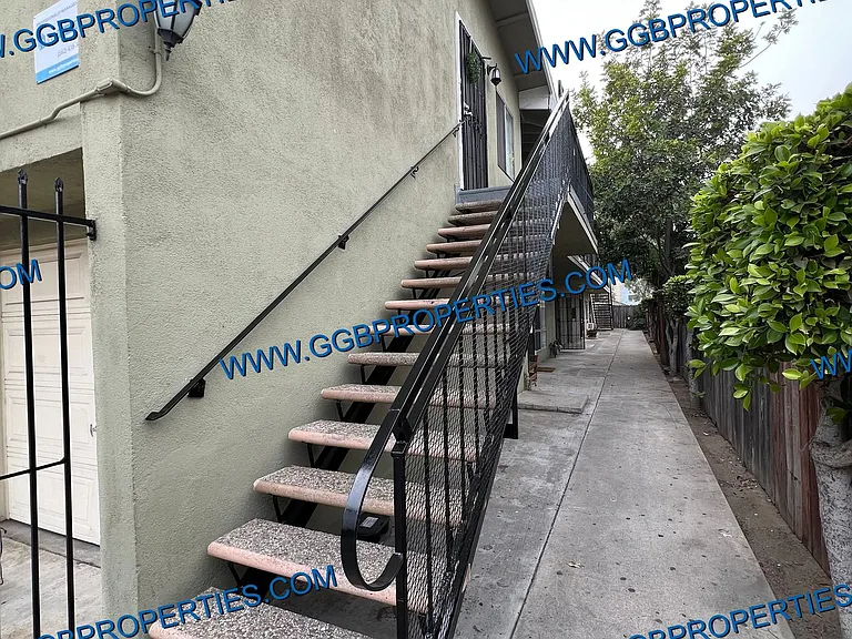 549 Nebraska Ave — Photo 1