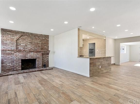 4th image of 633 N Mangrove Ave