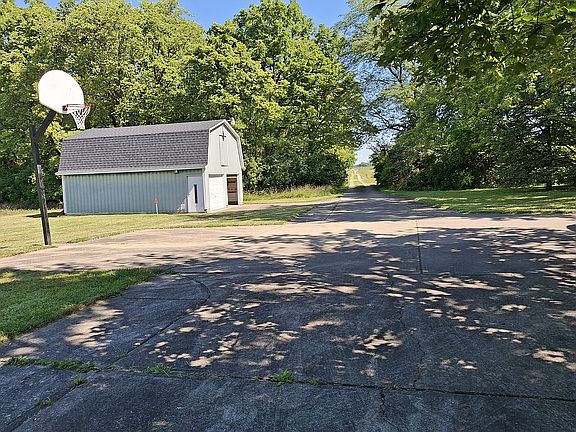 3rd image of 11855 Troy Rd