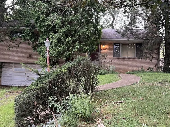 5052 Azalea Dr, Pittsburgh, PA 15236