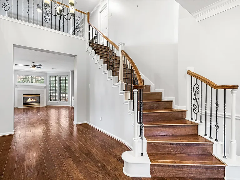 11 Winrock Pl — Photo 5