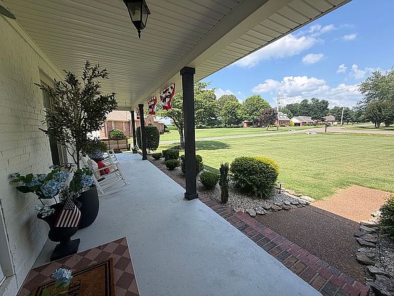 4th image of 364 Anderson Dr