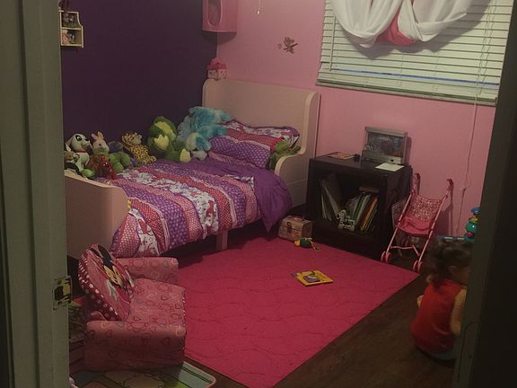 4th image of 644 Pepperwood Ave
