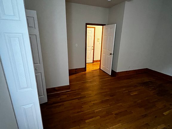 5th image of 909 W Grace St APT 2