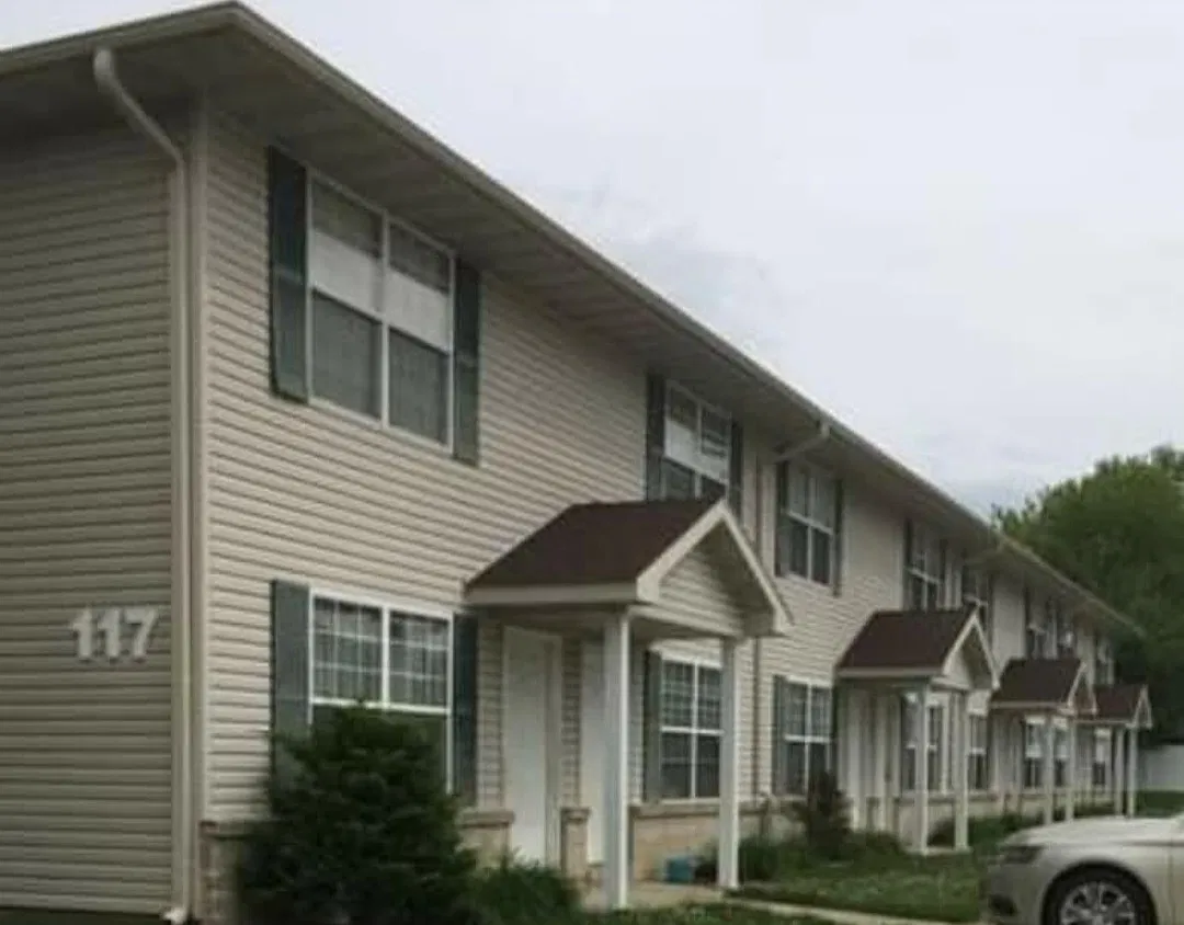 2 bed, 1.5 bath, 1050 sqft, $1,195 — Photo 1