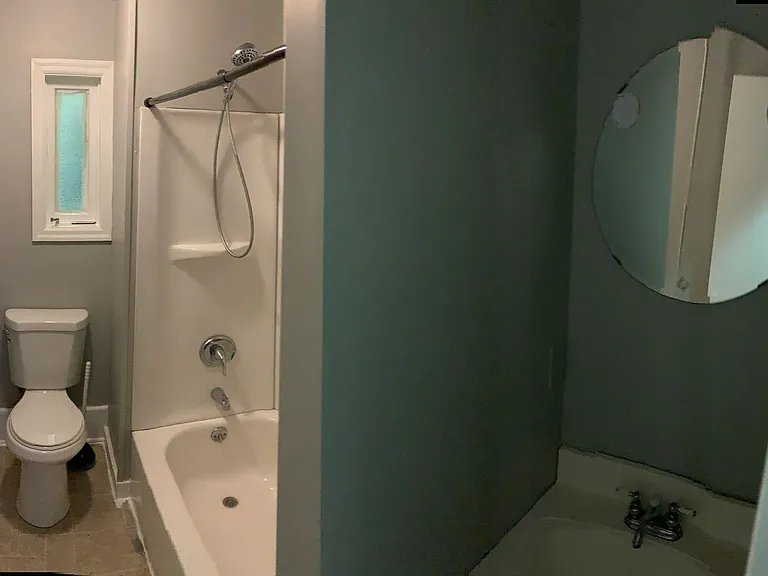 123 W Franklin St — Photo 2