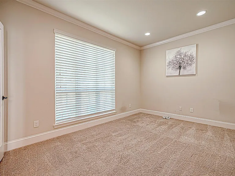 12604 Floral Park Ln — Photo 6