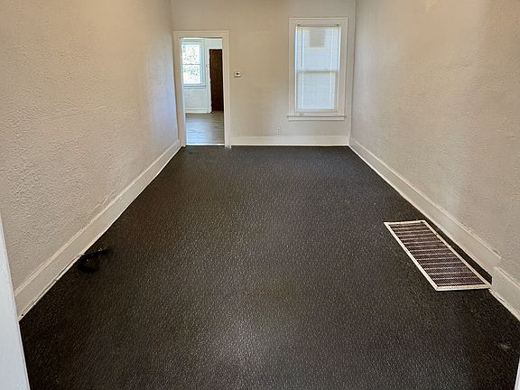 5th image of 2628 Wreford St