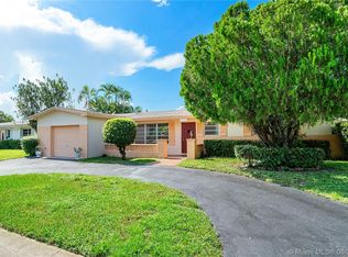 10621 NW 18th Pl, Pembroke Pines, FL 33026