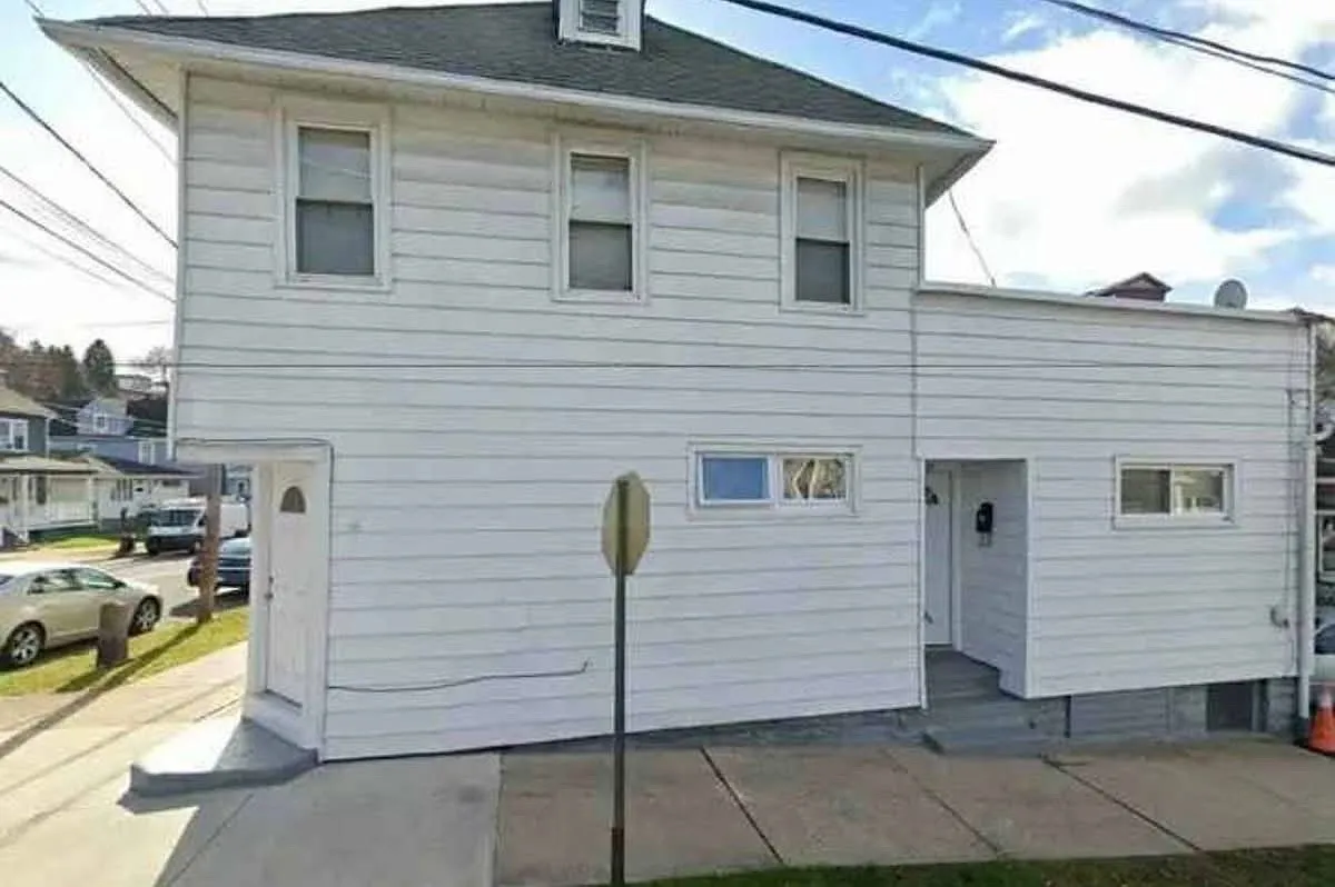 3 bed, $1,250 — Photo 1
