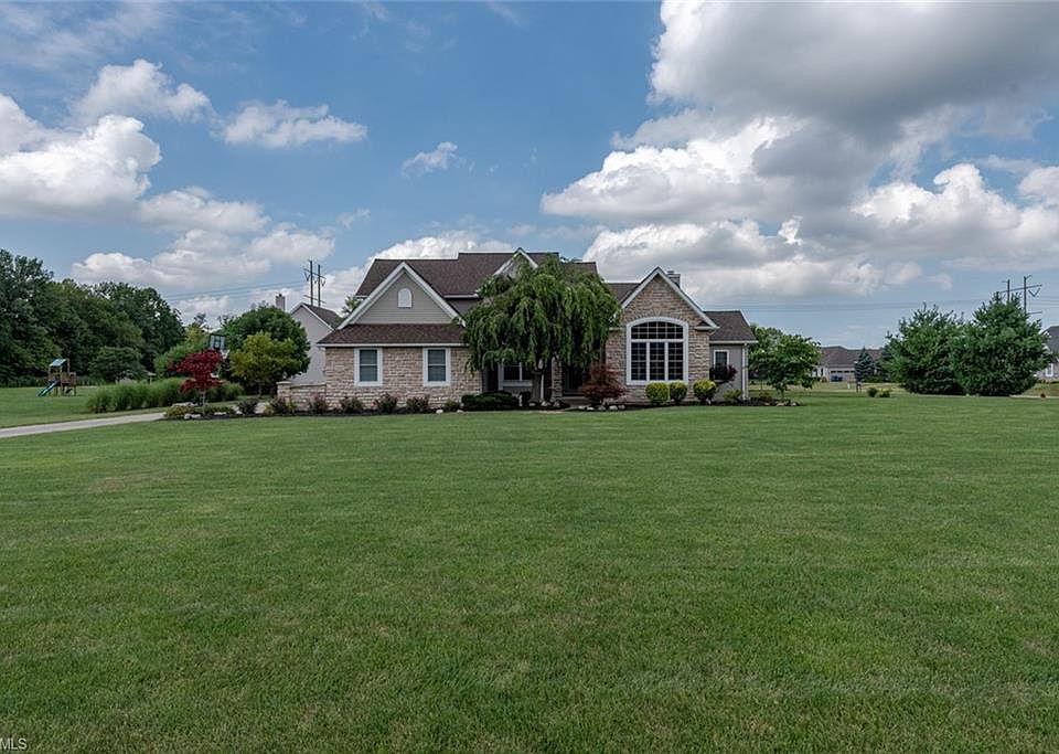 1st image of 25072 Saddlehorn Cir