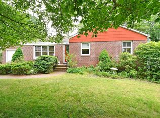 11 Selden Dr, East Northport, NY 11731