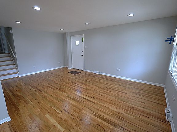 2nd image of 10508 S Bensley Ave