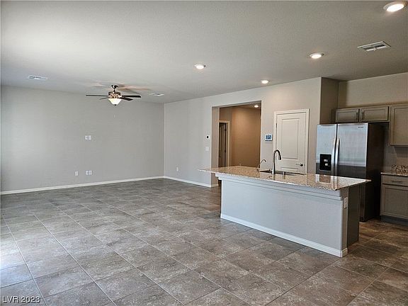 3rd image of 9878 W Oleta Ave
