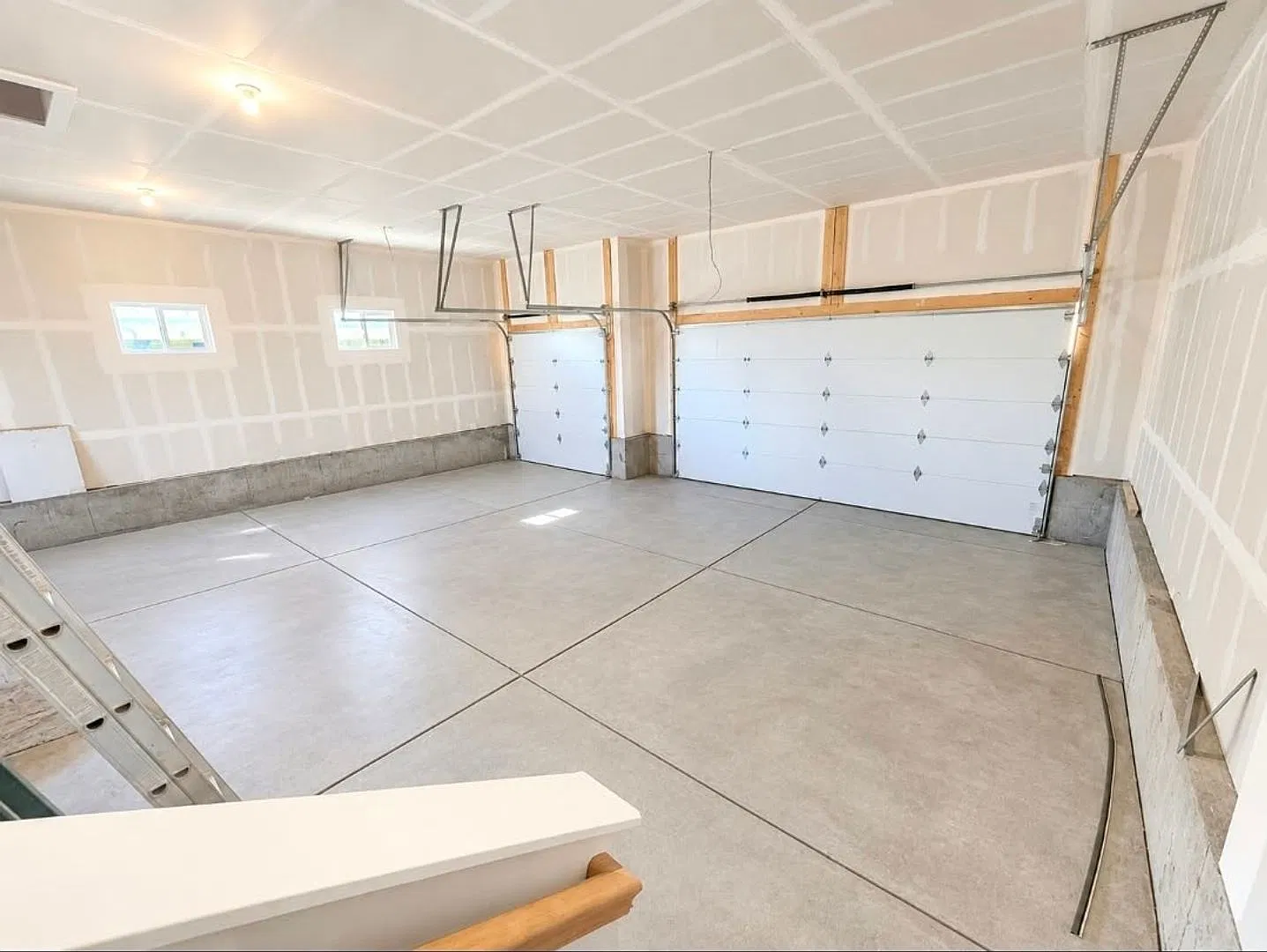 Stunning New Build for Rent! — Photo 2