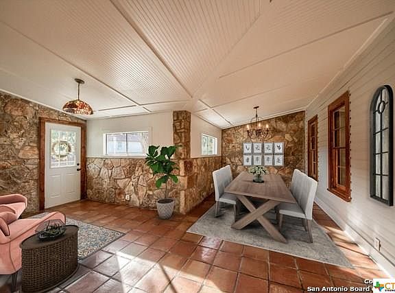 3rd image of 7349 Circle Oak Dr