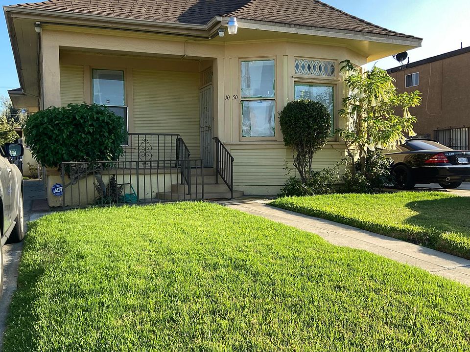 1st image of 1050 W 91st St