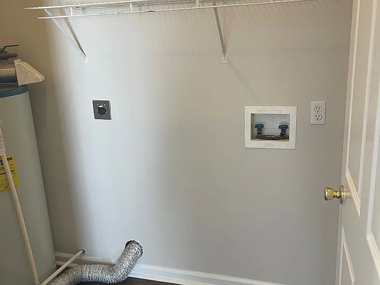 211 E 7th St #211 — Photo 8