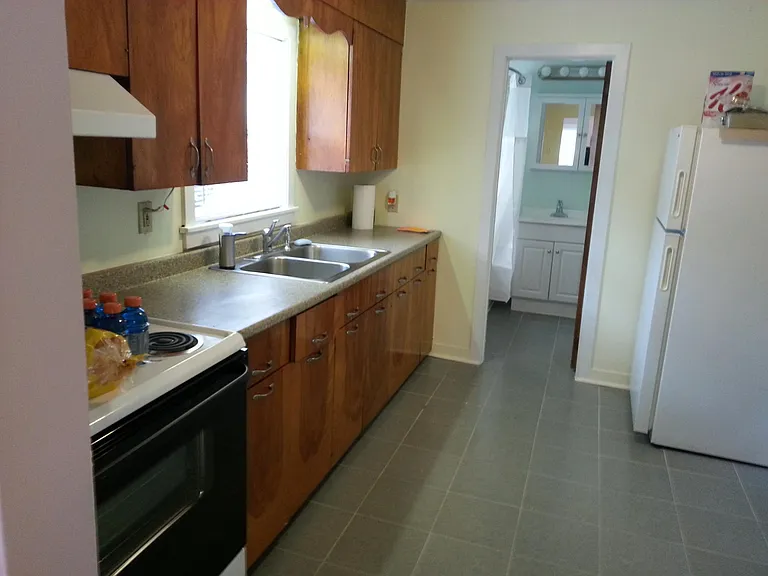 28 Front St #A — Photo 1