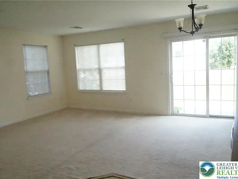 737 Trout Creek Ln — Photo 13