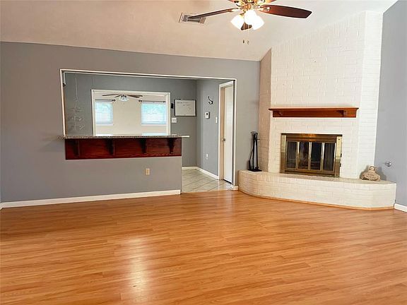 3rd image of 2119 Savanna Ct S