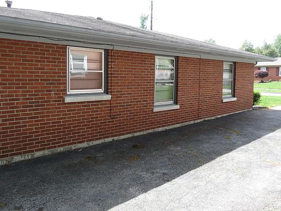 5th image of 653 Rosewood Dr