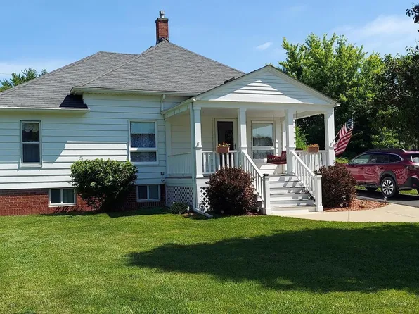 304 2nd St, Matherville, IL 61263