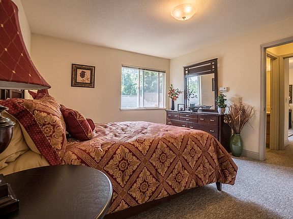 Master Bedroom (model home)