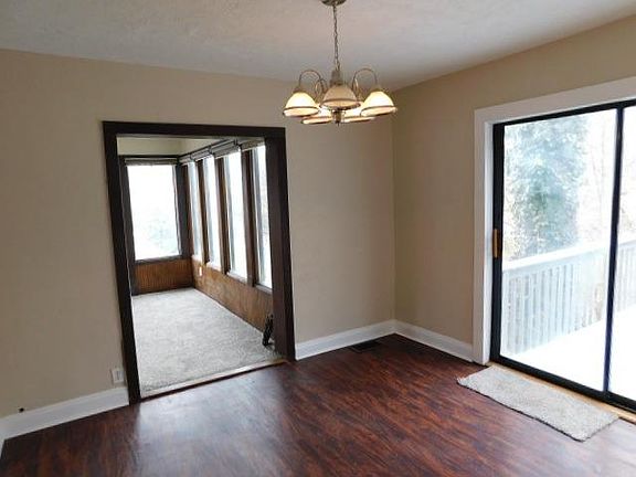 3rd image of 529 Pedretti Ave