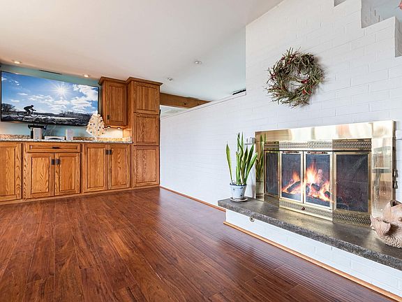5th image of 300 Wakefield Ln