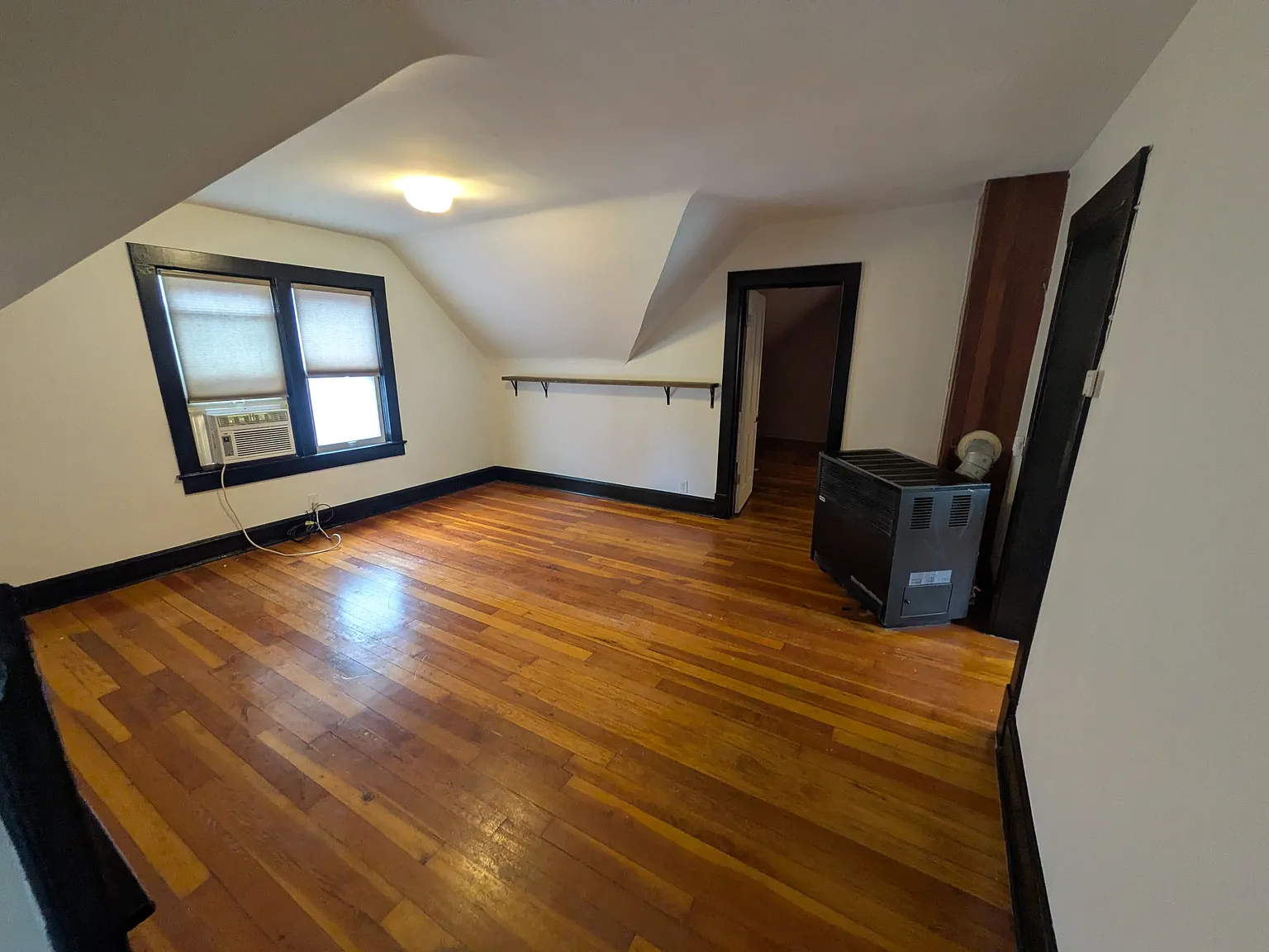 1 bed, 750 sqft, $1,250 — Photo 2