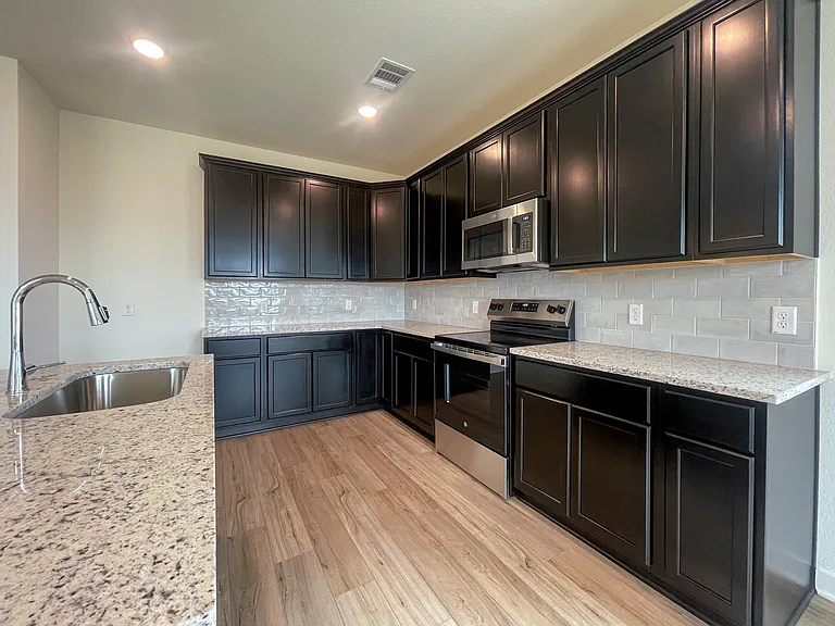 6912 Llano Dr — Photo 10