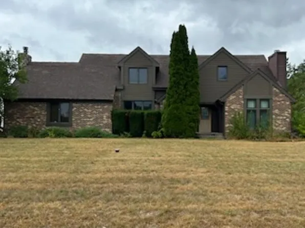 4332 Waterboro Ln, Roscoe, IL 61073