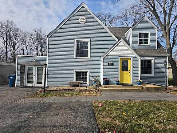 3rd image of 205 Cornwall Dr