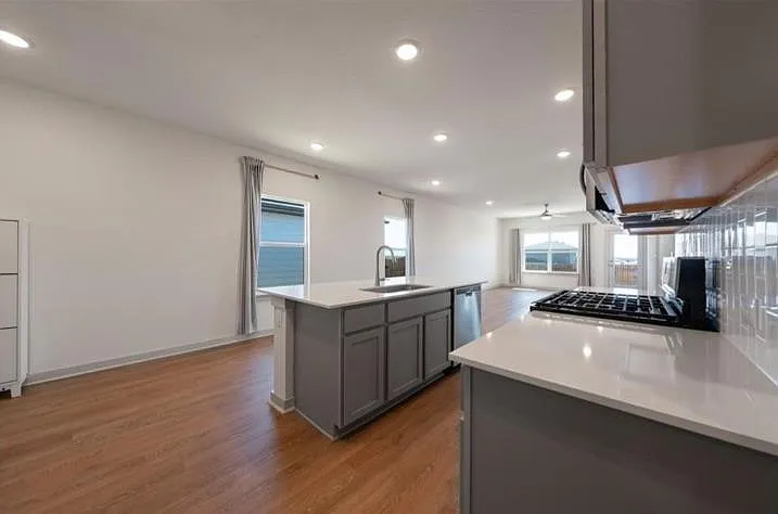 10805 Meris Ln — Photo 12