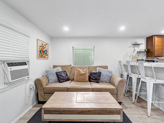 5th image of 25 NE 19th Ave #25