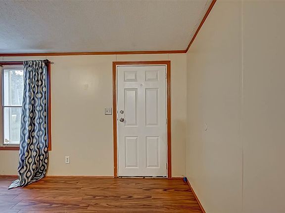 3rd image of 7 McShore Dr